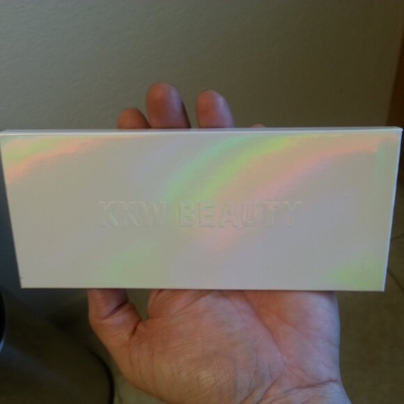 KKW Beauty Crystalized EyeShadow Palette Makeup Kit - Picture 10 of 14